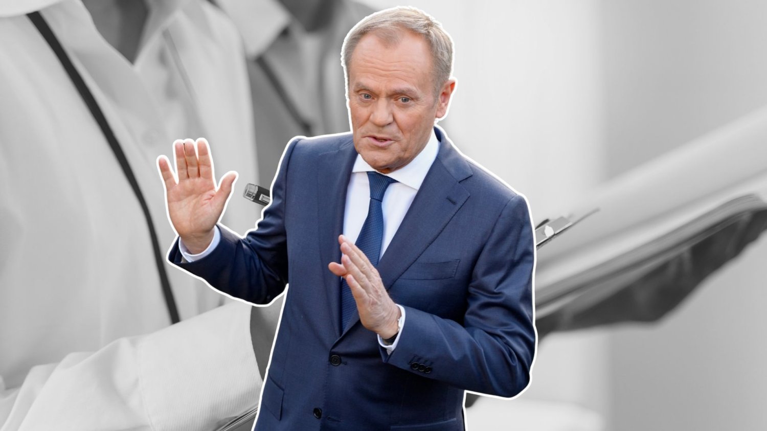 Premier Donald Tusk na tle inspektorów pracy. Premier sprzeciwił się reformie PIP.