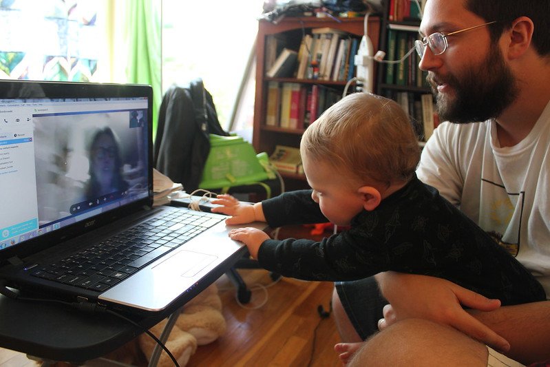 Wigilia online może być magicznym doświadczeniem. Należy się jednak do niej odpowiednio przygotować.