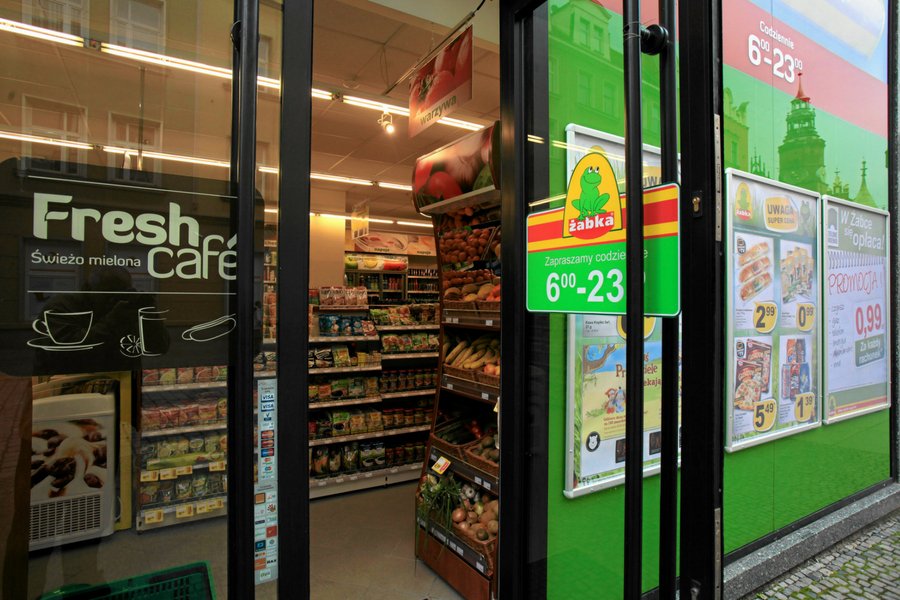 Sklepy Żabka mają zamienić się w punkt odbioru produktów kupionych w sieci.