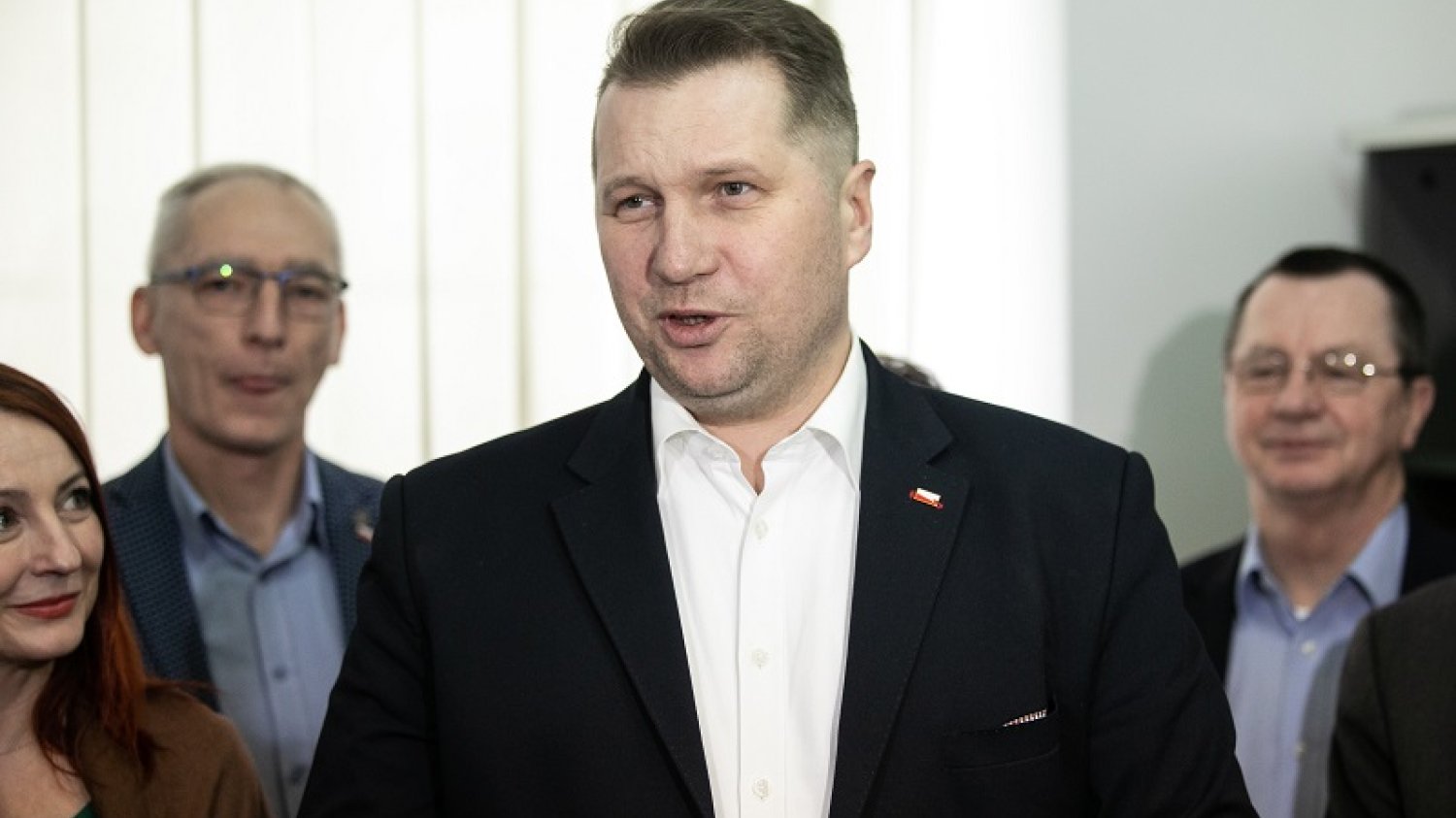Jak donosi Fakt, Przemysław Czarnek wspiera swoich.