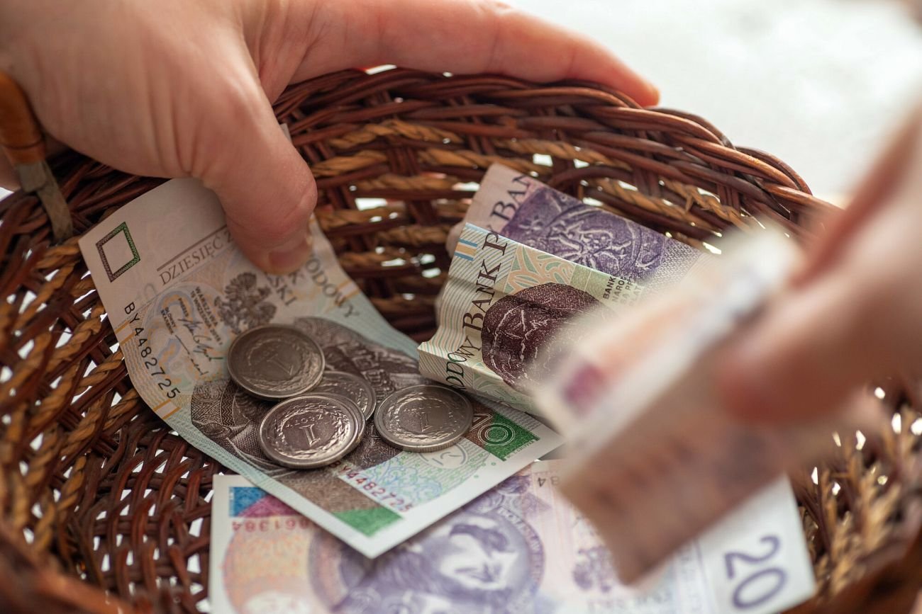 Obrót gotówkowy w polskim Kościele rodzi sporo patologii