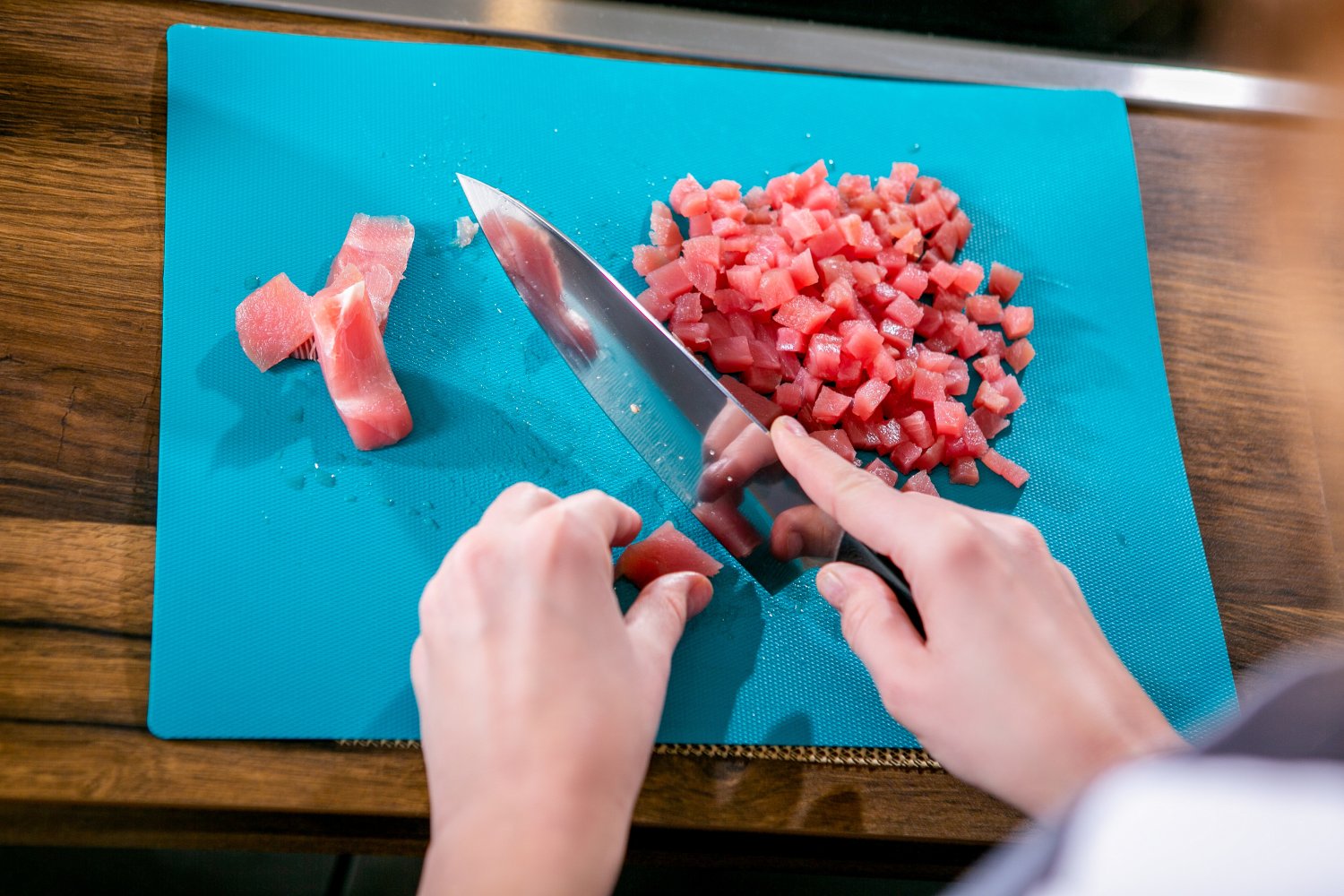 Jakość potraw w kontrolowanych przez Inspekcję wakacyjnych kurortach jest fatalna. Restauratorzy najczęściej oszukują na masie dań lub podmieniają składniki