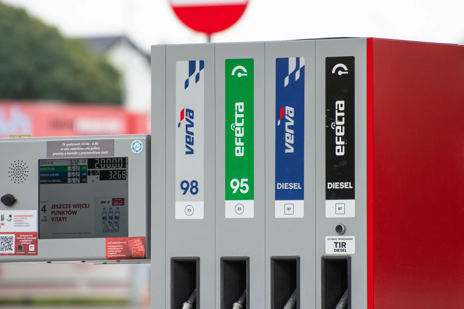 Nowe paliwo E10 na stacjach – od kiedy i kto może zatankować