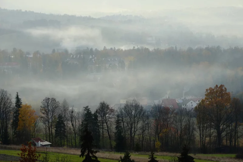 Krakowski smog jest zjawiskiem, które zaktywizował obywatelsko mieszkańców Małopolski. Błękitny węgiel może stać się narzędziem, który zniweluje jego skutki. Ma on jednak jedną wadę, która zniechęca do jego użytkowania
