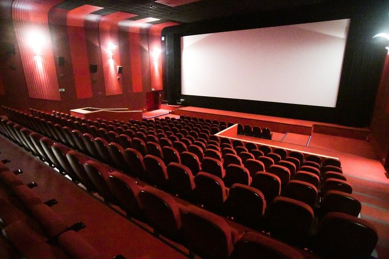 Kina miałyby zostać otwarte w ścisłym reżimie sanitarnym.