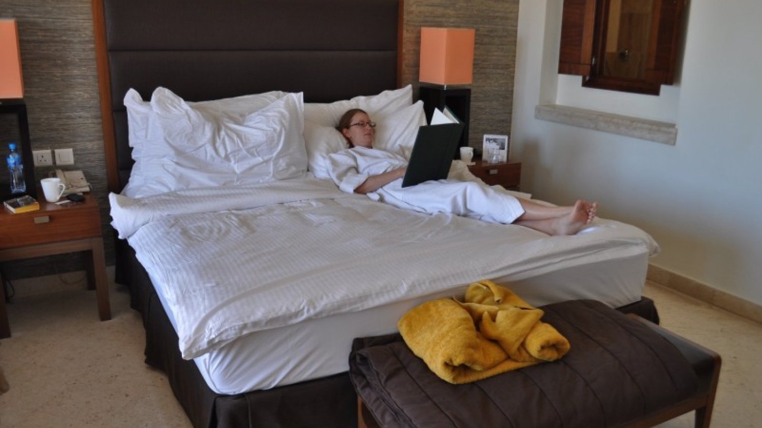 Główka pracuje i mimo zakazów w epidemii Covid-19 można odpocząć w hotelu.