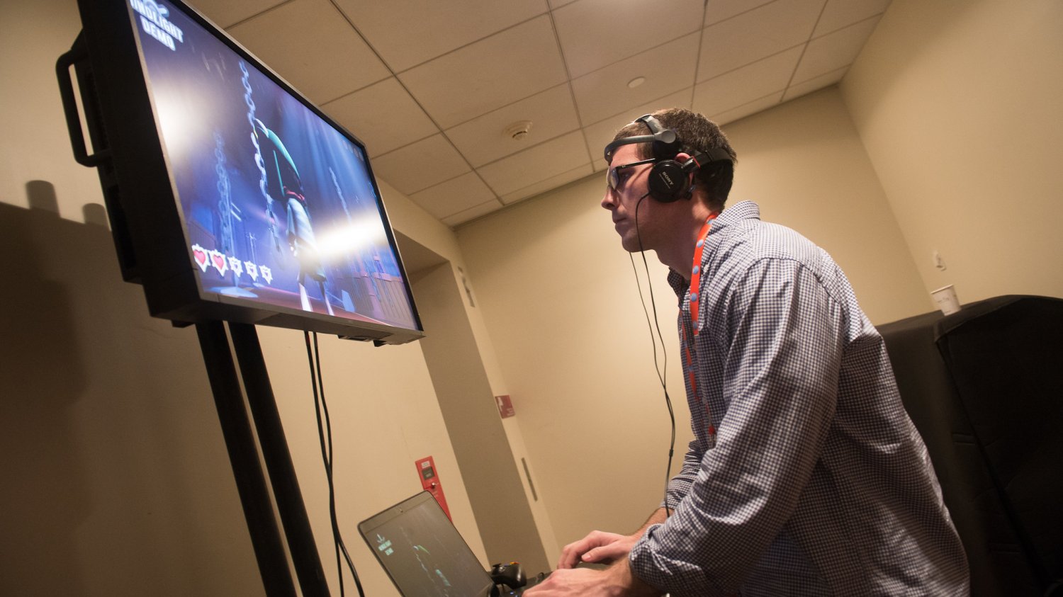 Badanie neurofeedback zdaniem naukowców z MIT udowodniło, że to właśnie mózgowe fale alfa sterują poziomem skupienia człowieka.