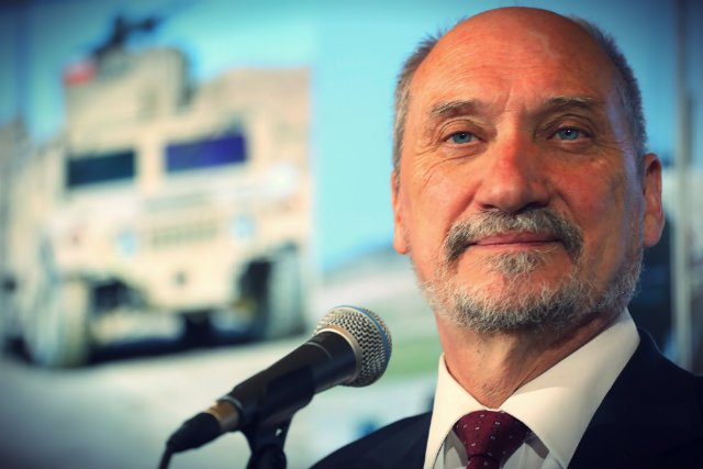 Antoni Macierewicz ogłosił, że polska armia zakupi nowoczesną broń rakietową od amerykańskiej firmy Lockheed Martin.