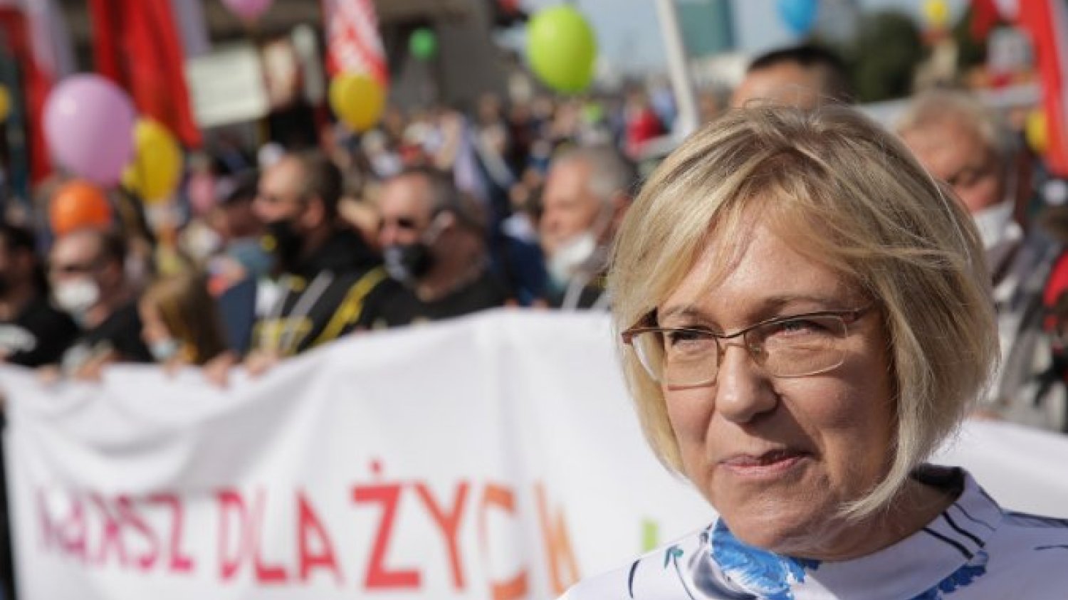 Barbara Nowak twierdzi, że na kupno mieszkania jej nie stać. Chociaż zarabia 11 tysięcy złotych.