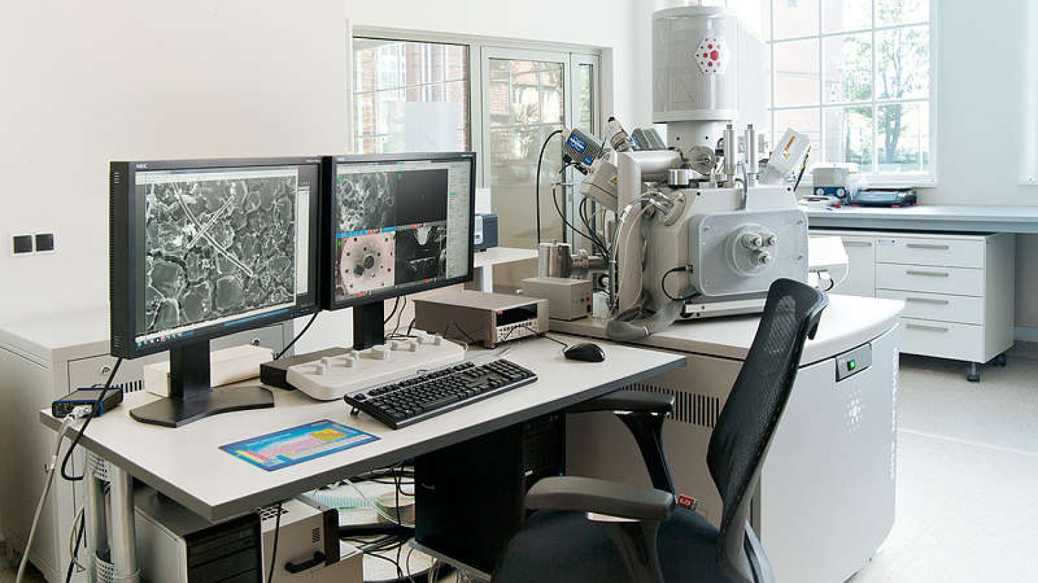 Laboratorium Mikroskopii Elektronowej Wrocławskiego Centrum Badań EIT+, w którym również będą wykonywane badania dra Grzegorza Chodaczka