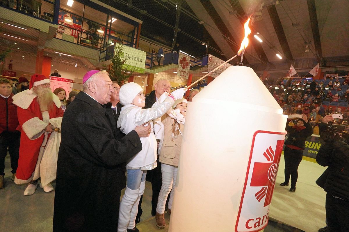 Wigilijna świeczka Caritasu to chyba najbardziej znana akcja tej kościelnej organizacji