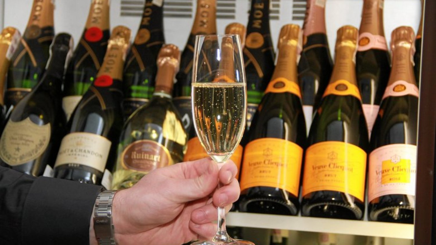 W wyniku awarii silosu na chodnik wylało się kilkadziesiąt tysięcy litrów Prosecco