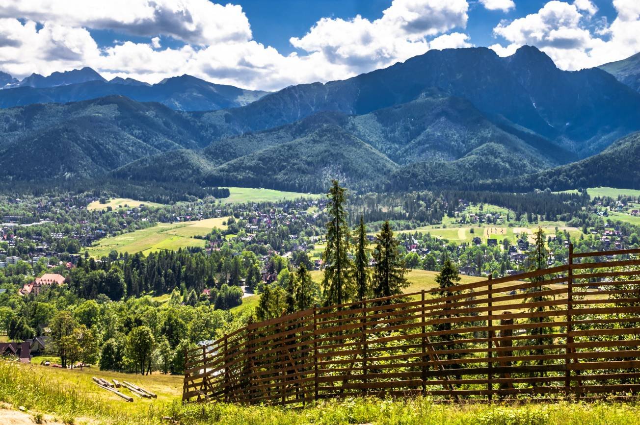 Tatry -widok na dolinę Zakopanego.