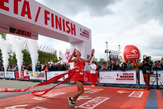 Artur Kozłowski, przedsiębiorca i biegacz. Na mecie Orlen Warsaw Marathon 2017 zameldował się na trzecim miejscu, jako najlepszy z Polaków