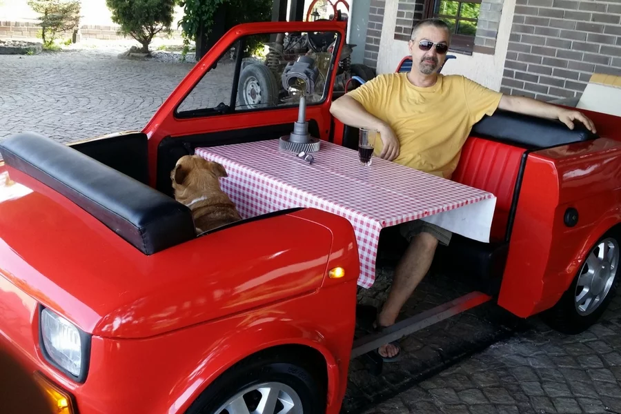 Maluch z laminatu: tańszy i nie wymaga polisy OC.