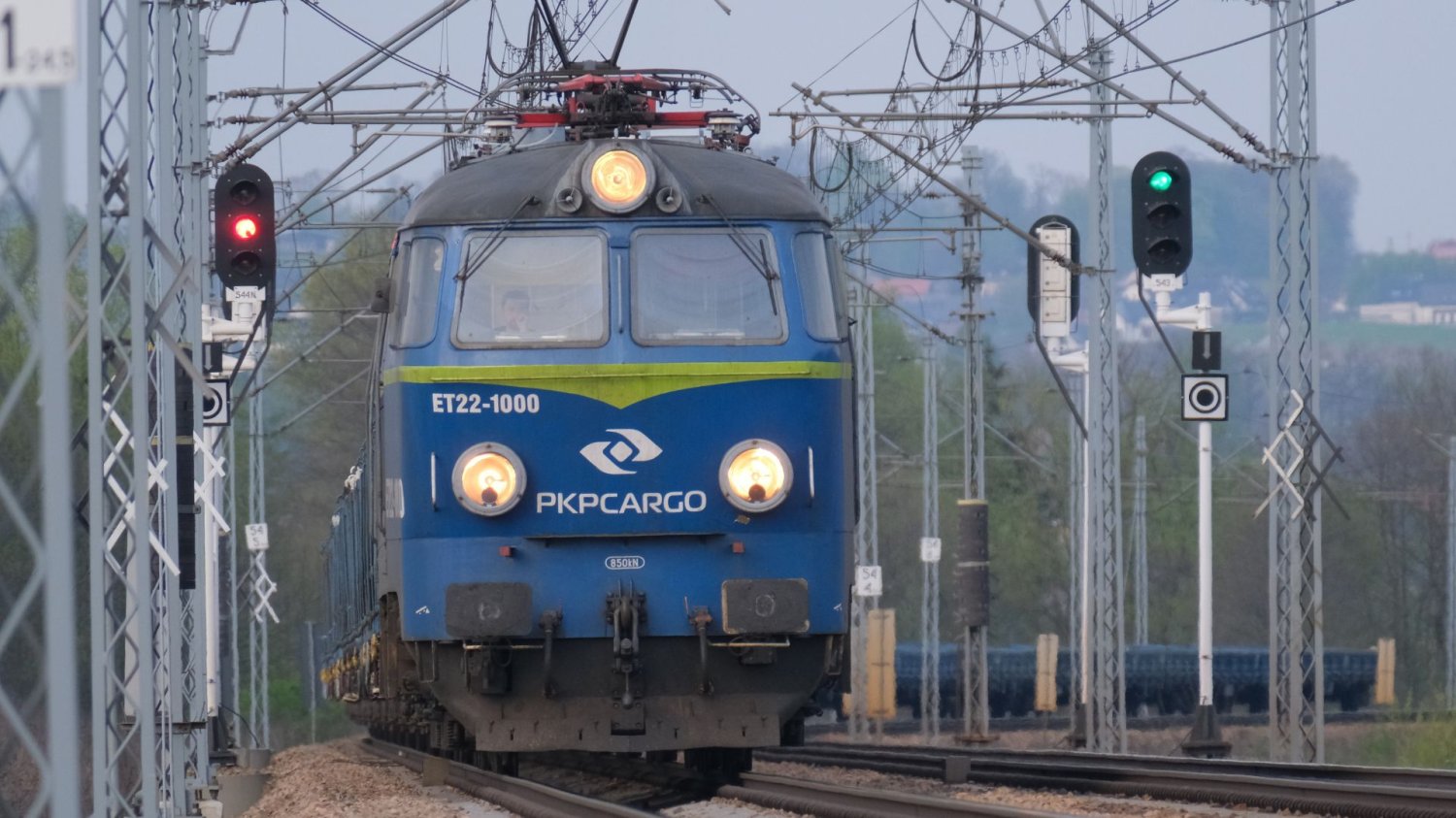 PKP Cargo żąda 1,5 mld zł od Skarbu Państwa. Sprawa na ostrzu noża. PKP Cargo żąda 1,5 mld zł od Skarbu Państwa. Sprawa na ostrzu noża.