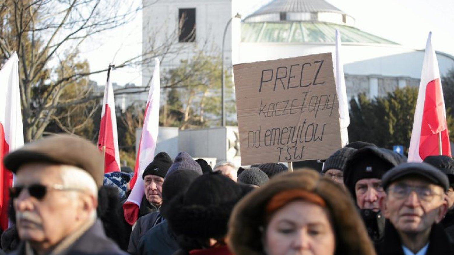 Wystarczyło zamiast mundurowej emerytury wybrać tę z ZUS