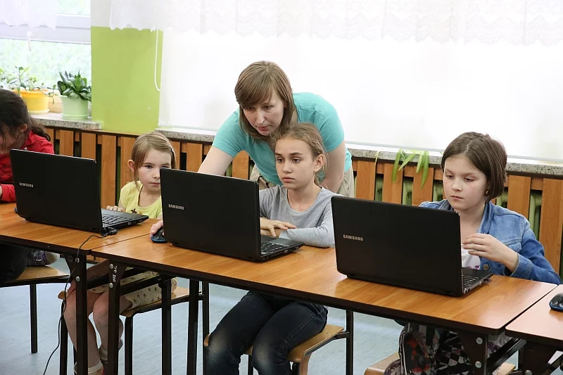 Prelegentką na zjeździe nauczycieli biorących udział w programie "Mistrzowie Kodowania Junior" była koordynatorka akcji Iwona Brzózka-Złotnicka