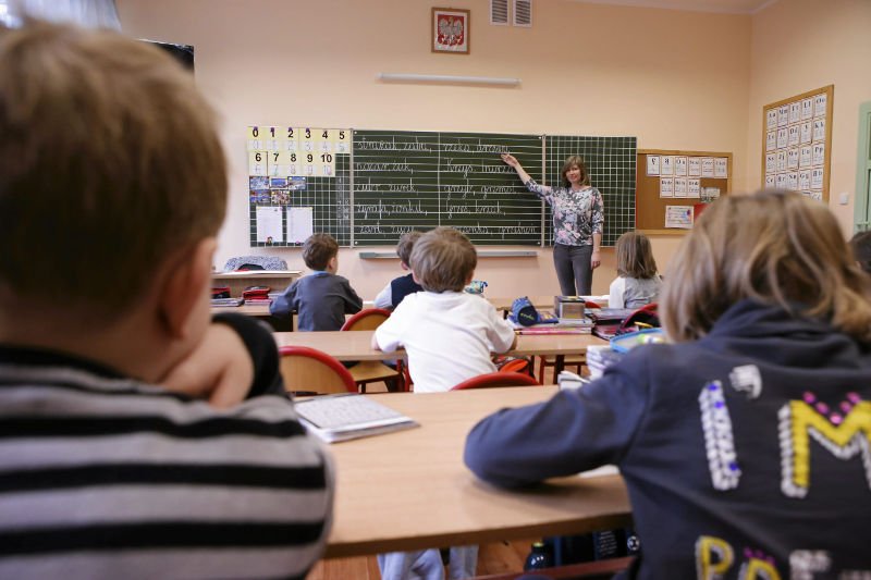 "Typowe" lekcje w klasie nie dla wszystkich okazują się efektywnym sposobem na przyswajanie wiedzy.