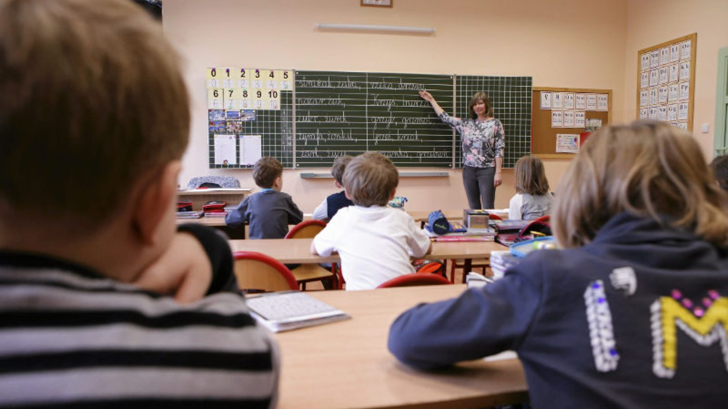 "Typowe" lekcje w klasie nie dla wszystkich okazują się efektywnym sposobem na przyswajanie wiedzy.