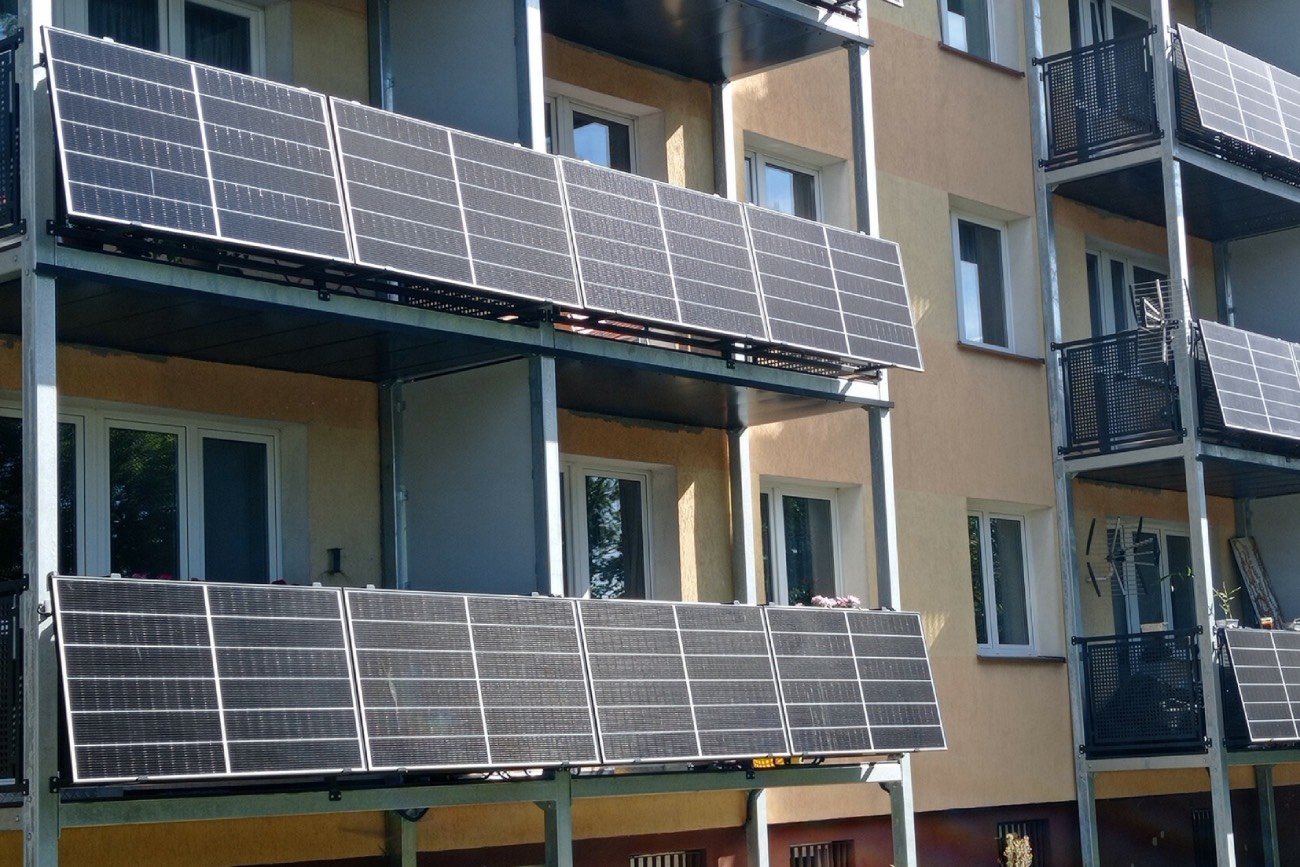 Panele fotowoltaiczne na balkonach