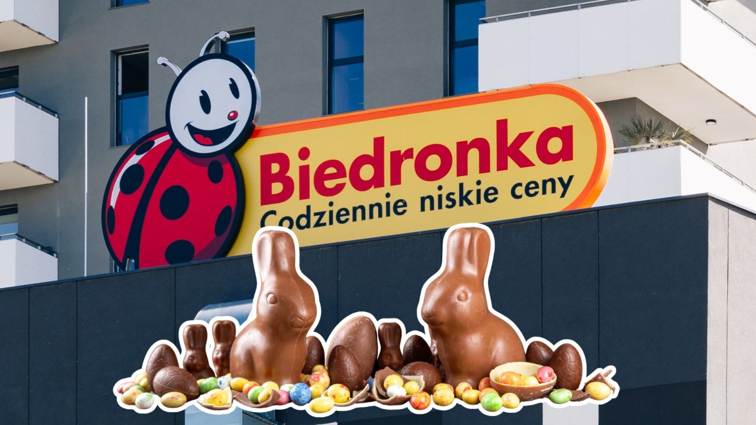 Biedronka tnie ceny przed świętami. Sieć rozdaje słodycze za darmo i masło za 0,99 zł Logo sklepu Biedronka, wielkanocne słodycze.