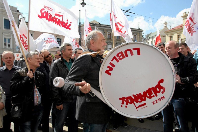 Związkowcy Solidarności z PZL Świdnik rozpoczną zbieranie podpisów pod projektem ustawy mających faworyzować polskich producentów w przetargach na dostawę sprzętu dla wojska.