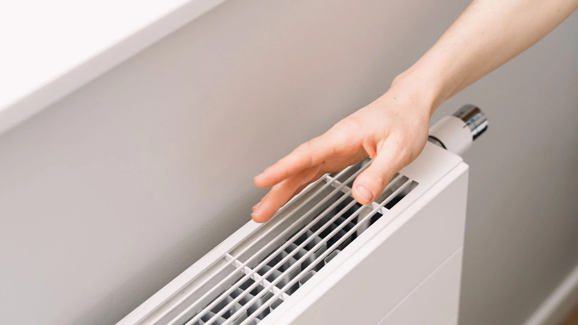 Polacy masowo zmieniają sposób ogrzewania. Węgiel i drewno w odwrocie