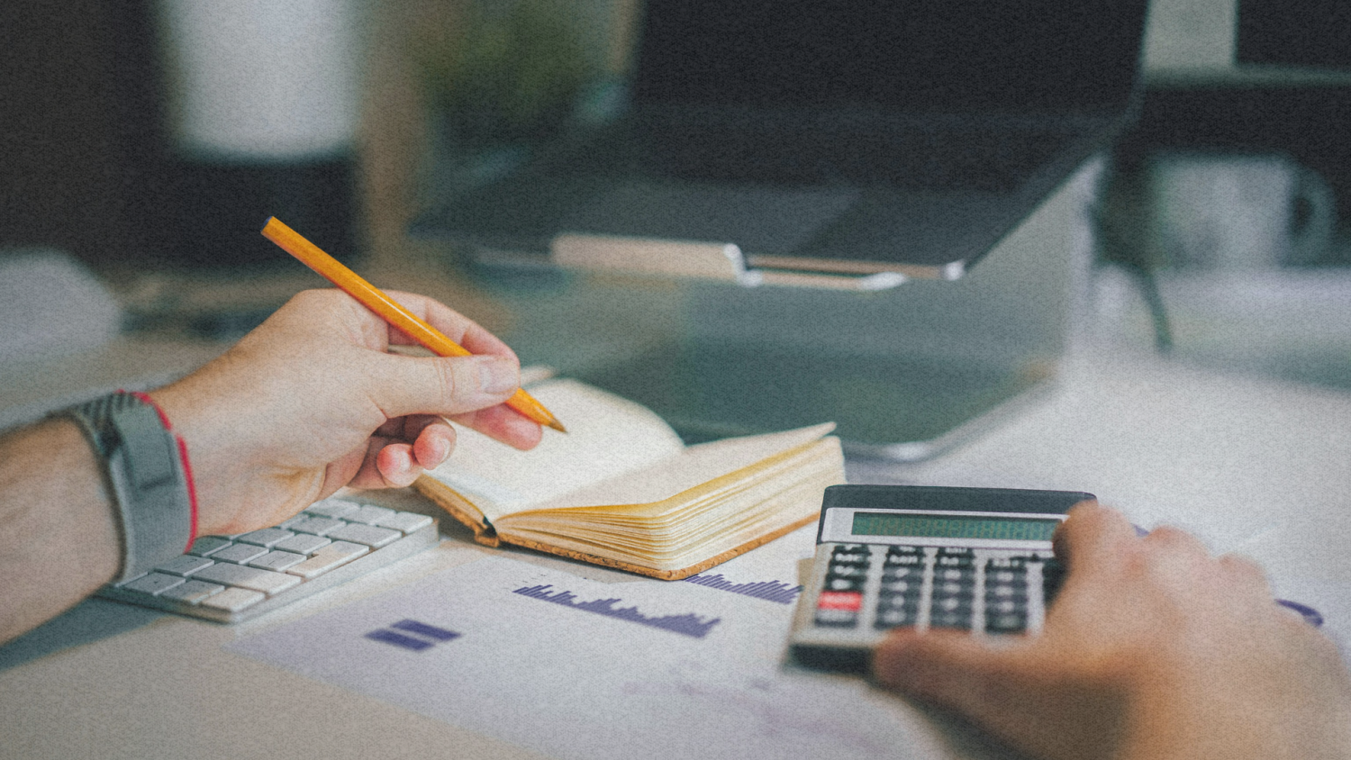 Tak państwo chce nauczyć Cię oszczędzać. "To prosty produkt"