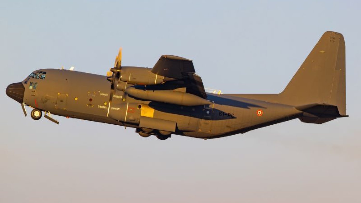 C-130H Herklues w pełnej okazałości. Nikt nie odmawia mu uroku, ale na pewno są nowocześniejsze maszyny.