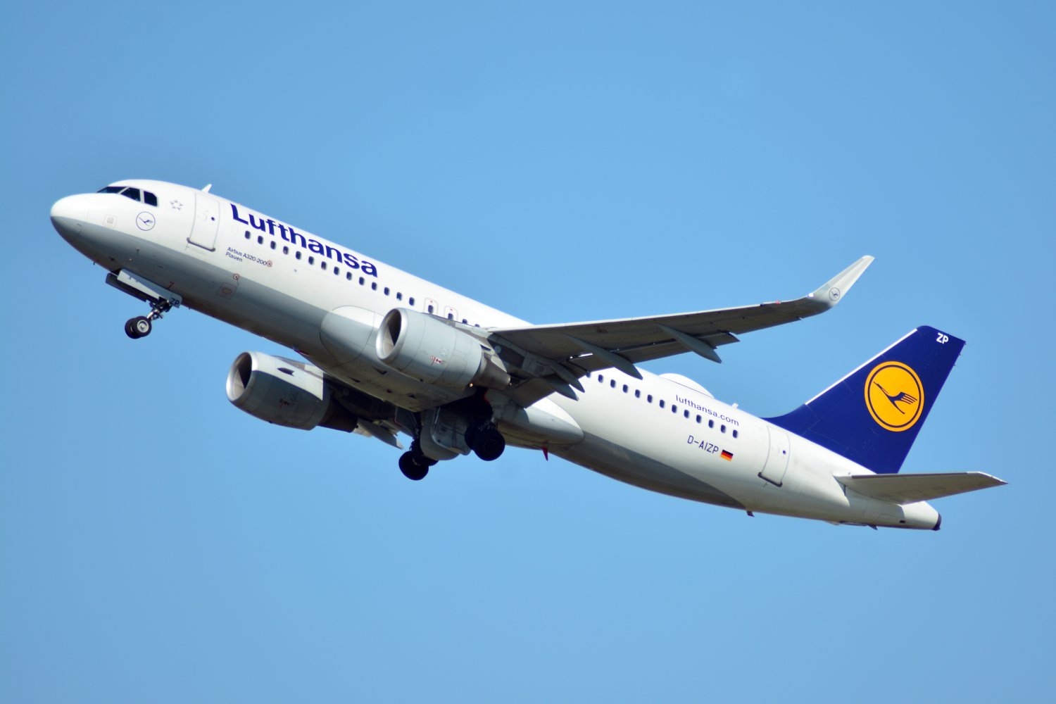 Tylko w Niemczech pracę straci ponad 600 pilotów, 2,6 tys. pracowników pokładowych oraz 1,5 tys. pracowników naziemnej obsługi