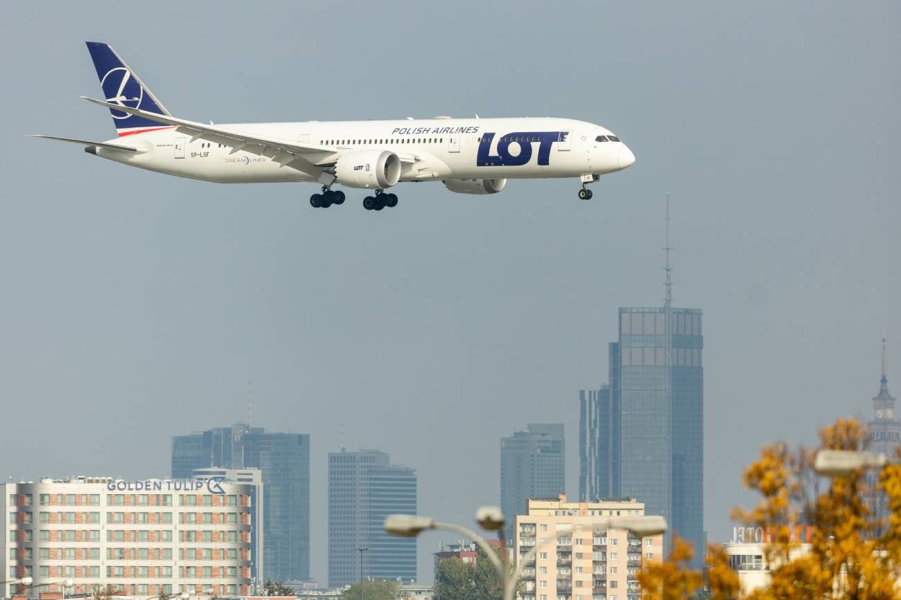 Samolot musiał wrócić na lotnisko w Warszawie