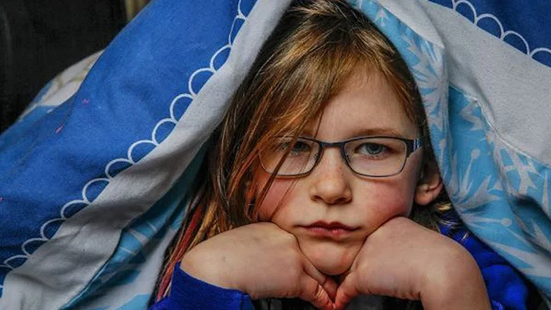 Olivia Farnsworth nigdy nie czuje senności. Może nie spać przez 3 dni z rzędu i nawet nie będzie po niej widać zmęczenia. Zasypia tylko dzięki podawaniu środków nasennych
