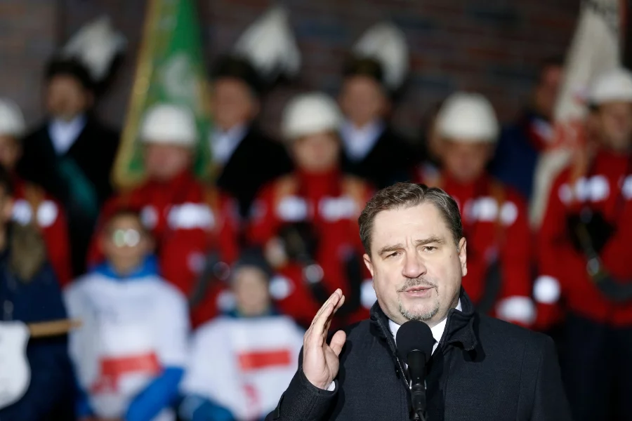 Polska walczy z nie-etatowymi formami zatrudnienia. "To walka z przyszłością" - twierdzą eksperci, przypisując etaty czasom rewolucji przemysłowej i dominacji związków zawodowych.