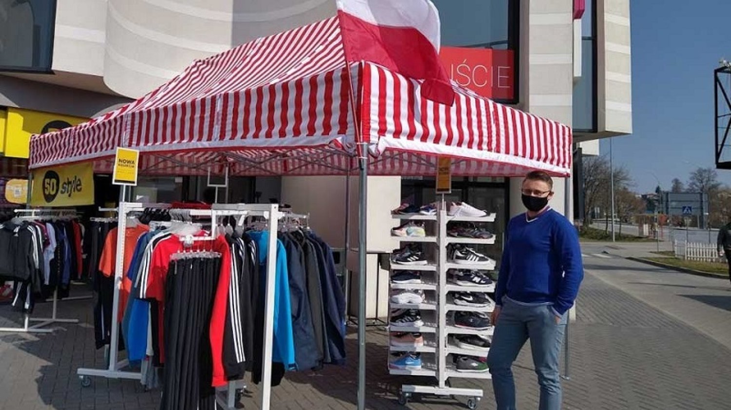 Z inicjatywy najemców Galerii Krosno, część sklepów została przeniesiona na zewnątrz.
