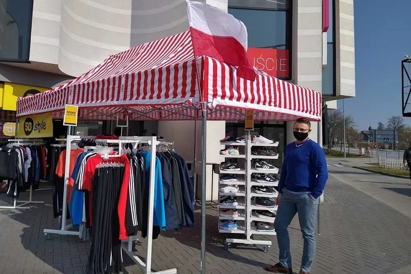 Z inicjatywy najemców Galerii Krosno, część sklepów została przeniesiona na zewnątrz.