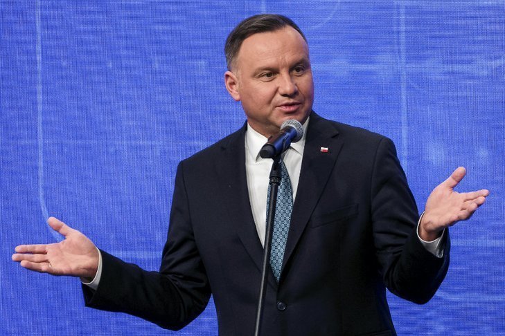 Andrzej Duda na antenie Radia Maryja ubolewał nad tym, że minister musi płacić aż 1 tys. zł za mieszkanie w Warszawie.