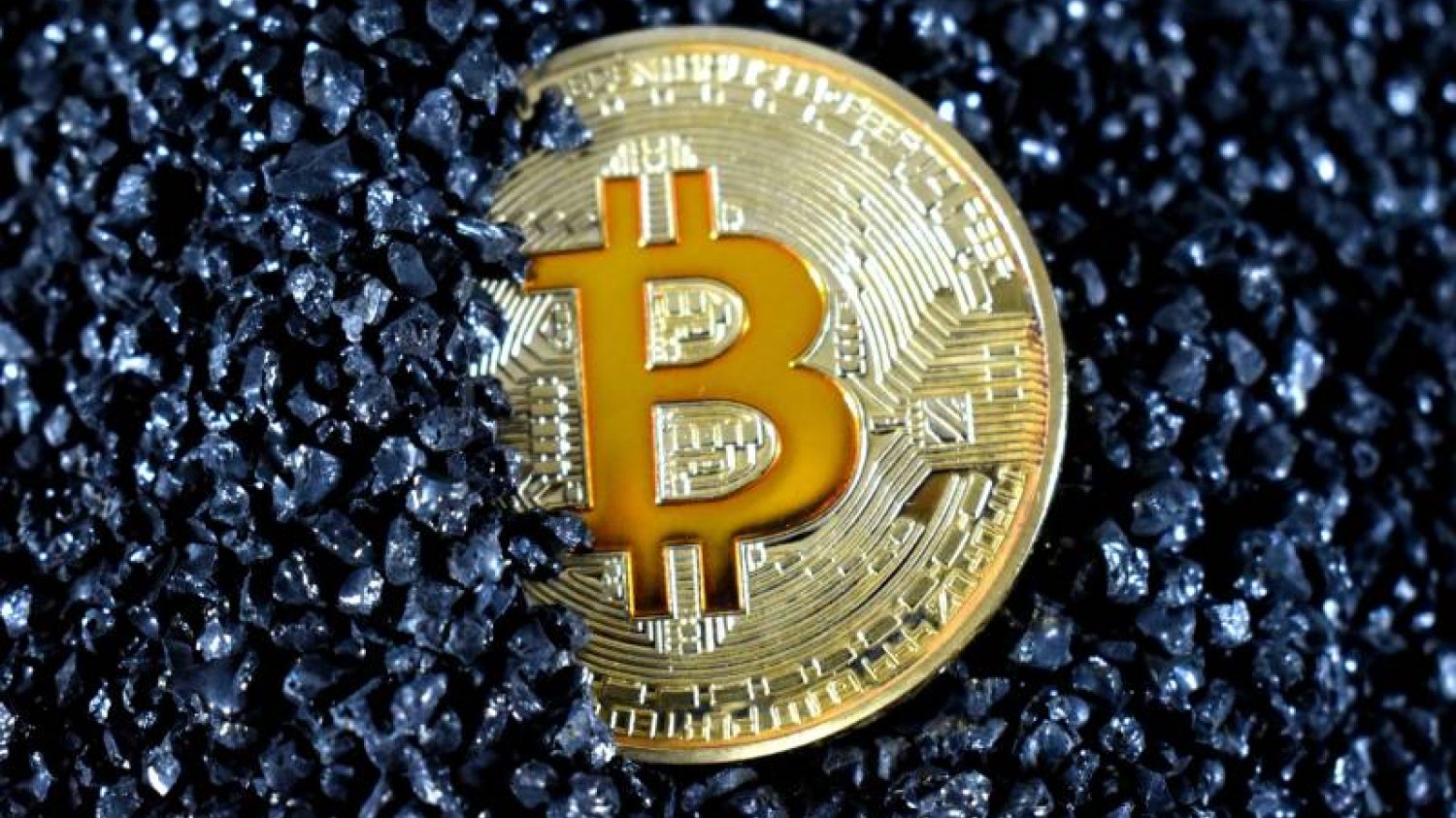 Giełdy wymieniające Bitcoina i inne kryptowaluty zostały uregulowane w ustawie o praniu brudnych pieniędzy.