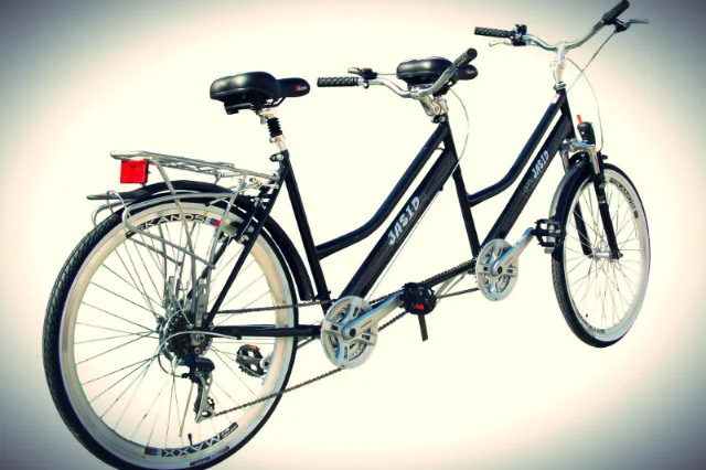 Tandem Jasid zawiera szereg udogodnień dla rowerzystów.
