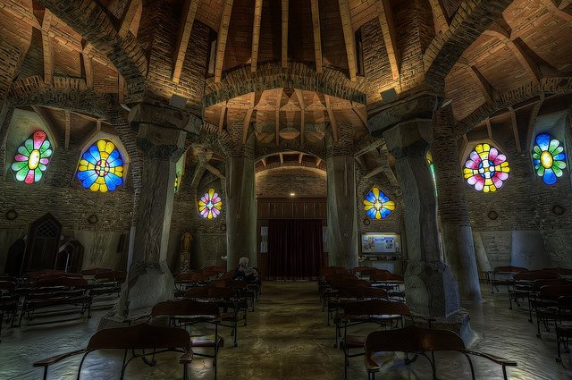 Colonia Guell, zdjęcie: Andrea Pesce