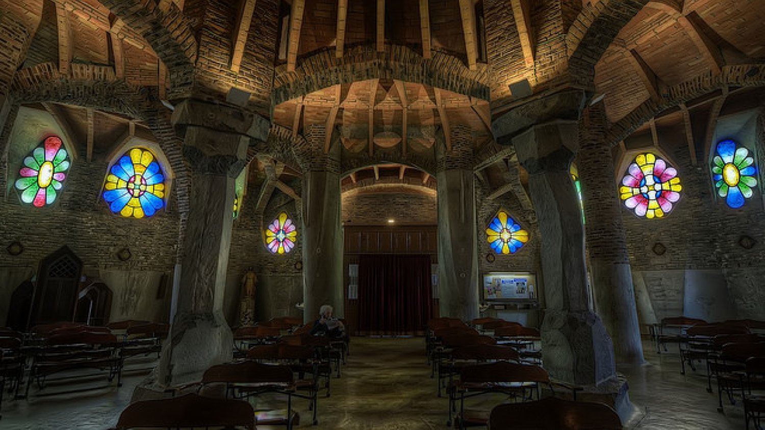 Colonia Guell, zdjęcie: Andrea Pesce