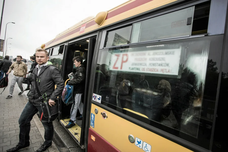 Pasażerowie są drażliwi, wdzięczności za uprzejmość nie okażą, za to skłonni są do scysji.