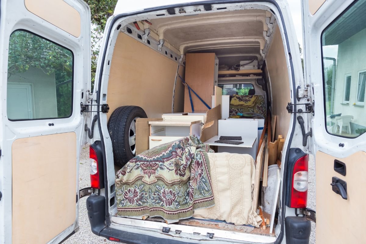 Każdy bezrobotny może otrzymać 9 tysięcy złotych. Wystarczy, że postanowi się przeprowadzić w celach zarobkowych.