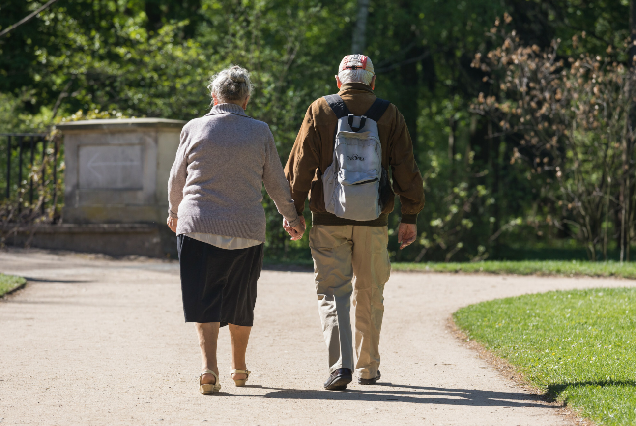Zakład Ubezpieczeń Społecznych wypłaca emeryturę honorową seniorom. To ponad 6 tys. zł