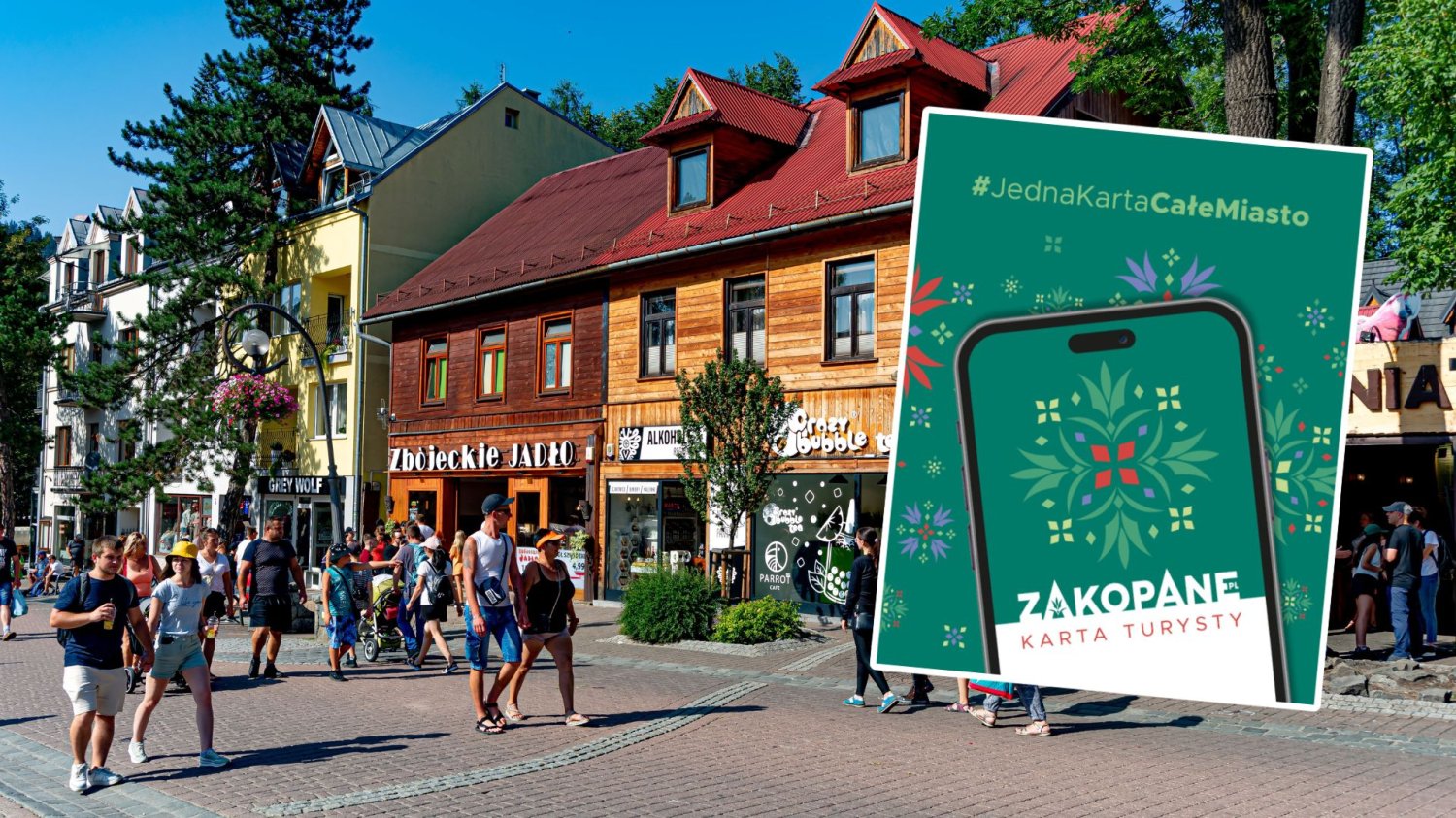 Turyści na ulicy w Zakopanem.