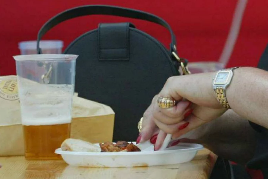 Jednym z najważniejszych produktów, którym Bruksela wytacza wojnę, są plastikowe sztućce.