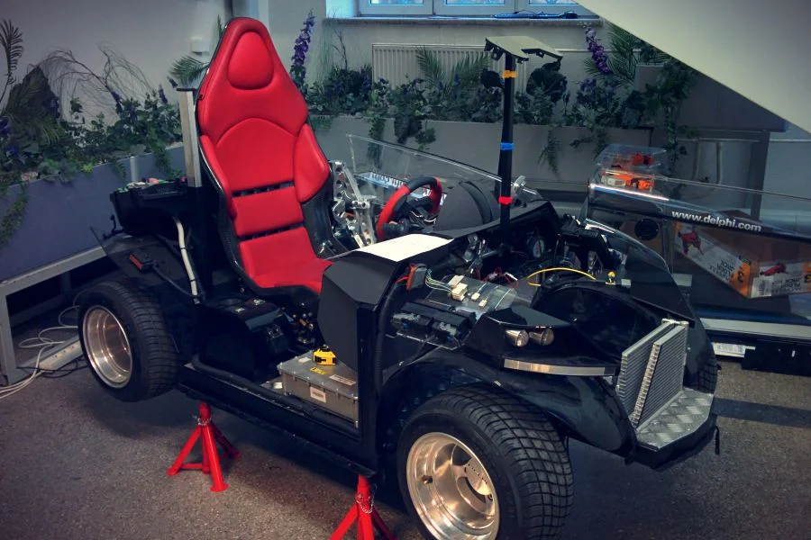 Interesuje nas algorytm sterujący, a nie mechanika pojazdu - podkreśla dr Marek Długosz.