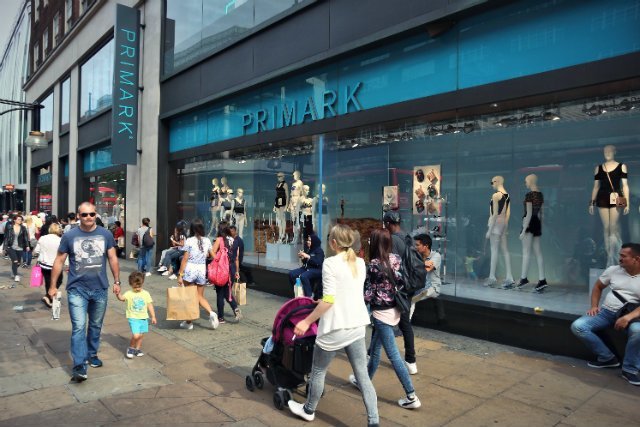 Primark – irlandzka sieciówka odzieżowa znana z wyjątkowo niskich cen wchodzi do naszego kraju