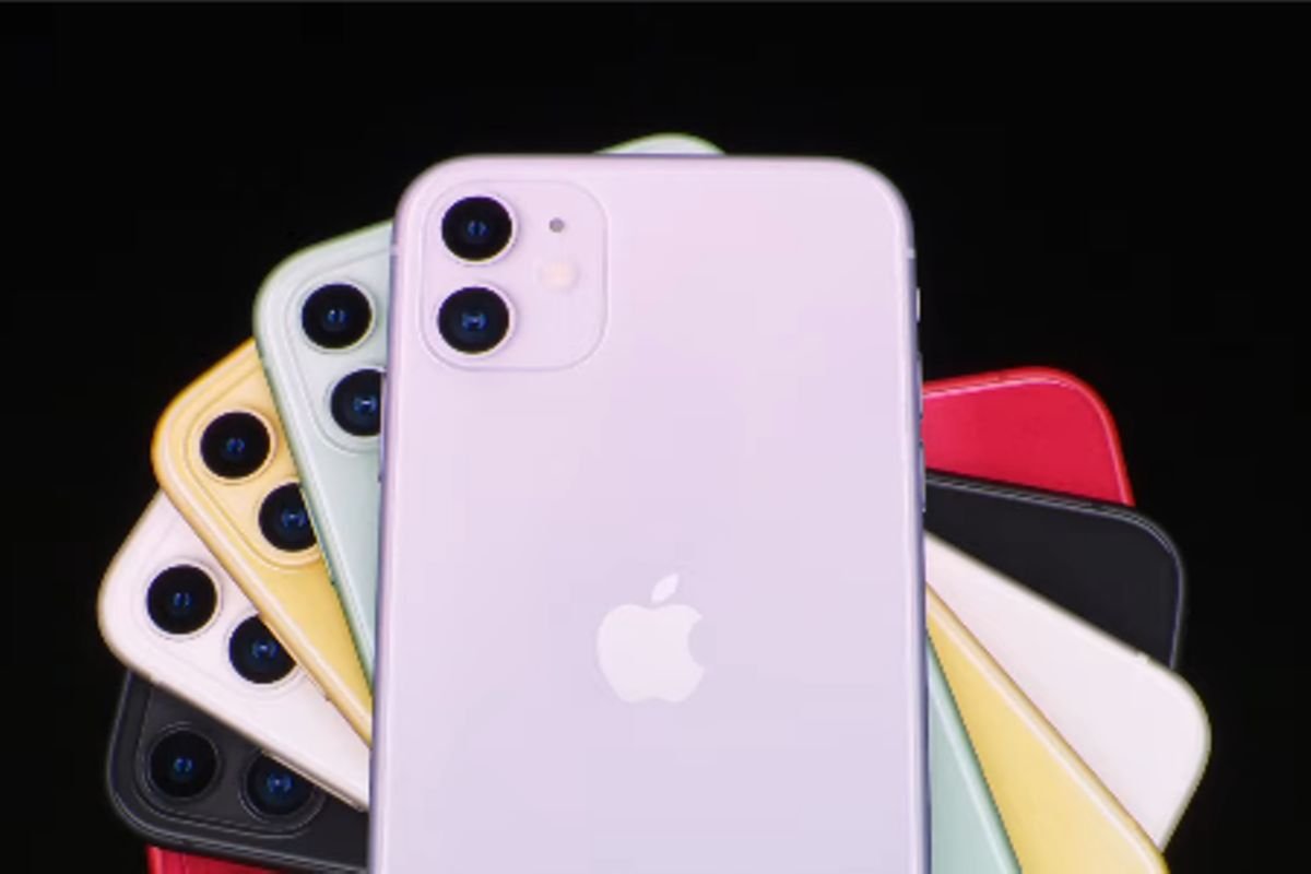 iPhone 11 w końcu dostał szybkie ładowanie. Szkoda tylko, że ładowarkę trzeba dokupić oddzielnie.