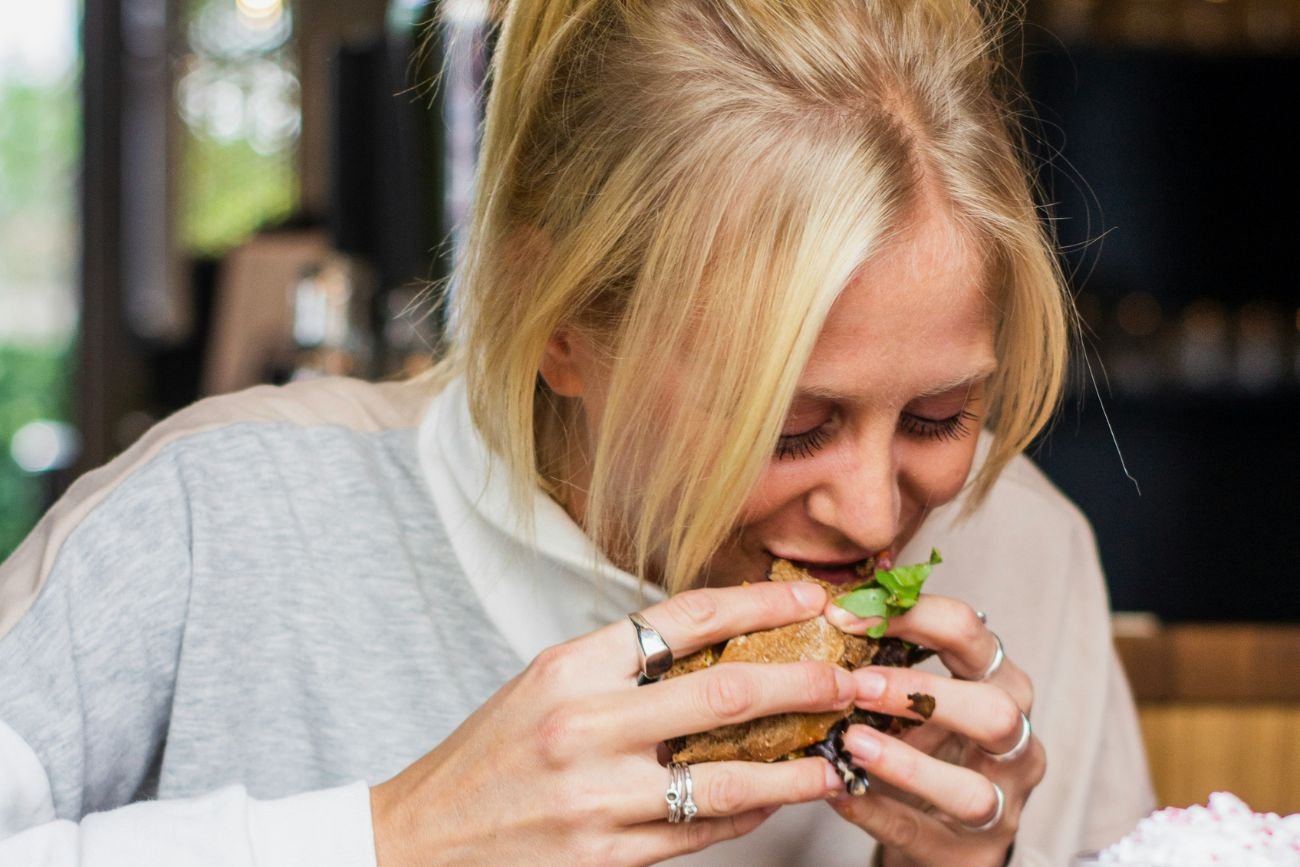 Za samą kanapkę w tym roku ponownie zapłacimy 24,90 zł, a w zestawie z frytkami i napojem 32,90 zł.